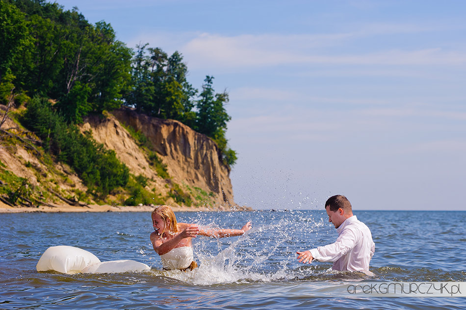 zdjęcia ślubne w wodzie